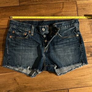 Women’s Levi 501 Jean shorts - Size 27